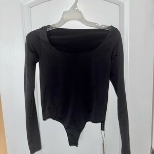 Skims black essential scoop neck body suit, size large. NWT